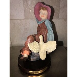 giovanni collection figurine‎ Female With Overall Hat& Bird